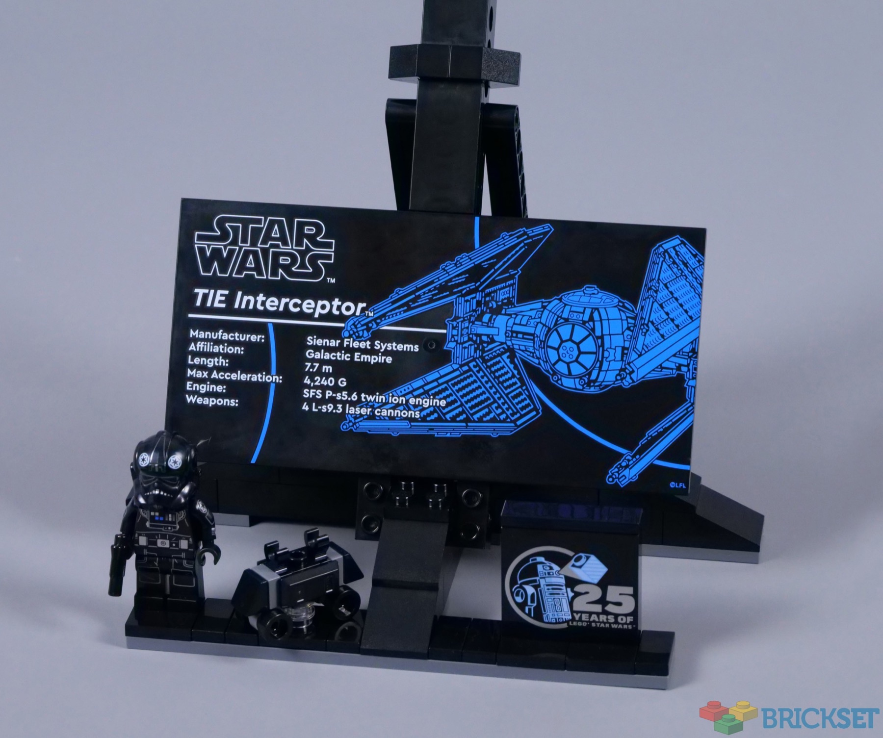 TIE Pilot, Mouse Droid, information plaque and anniversary brick from LEGO TIE Interceptor 75382